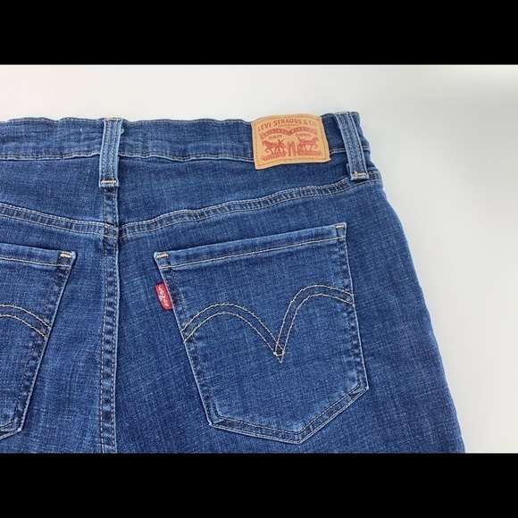LEVIS MID LENGTH CUFFED JEAN SHORTS 31 - Picture 2 of 3